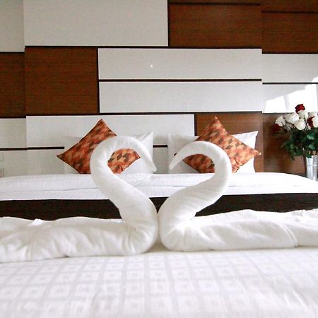 TTT Hotel Hat Yai Buitenkant foto