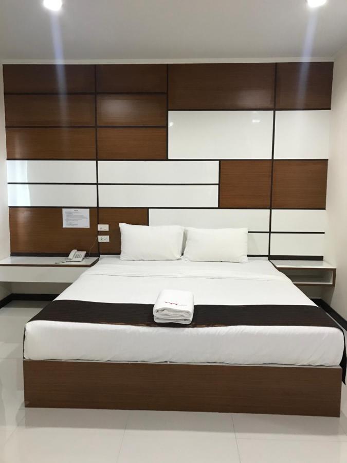 TTT Hotel Hat Yai Buitenkant foto